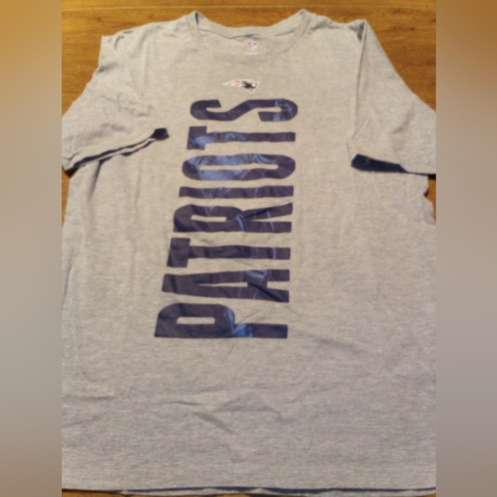 New England Patriots Women's Heather Gray Official NFL T-Shirt Size L/XL